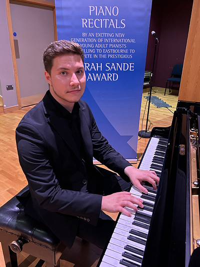 2025 Norah Sande Award winner Radu-Gabriel Stoica